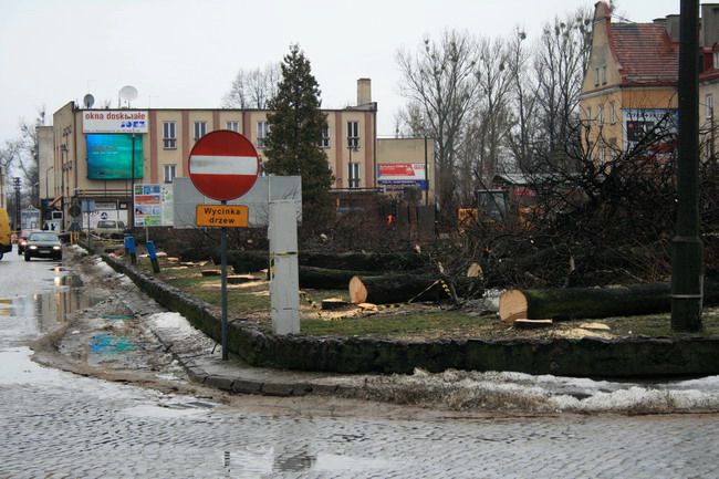 Plac staje się placem!