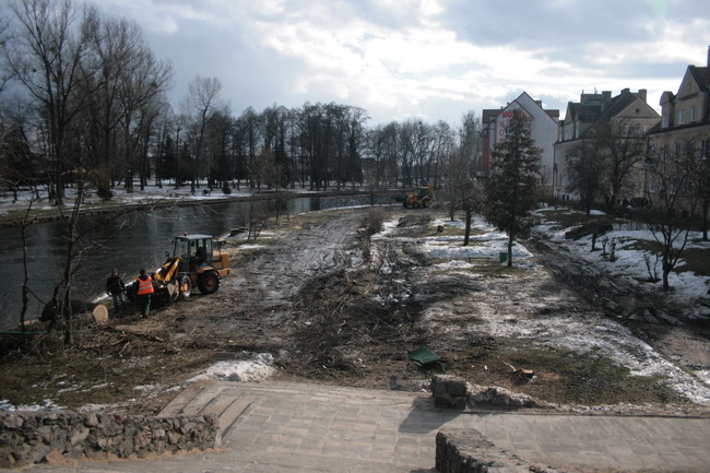 Plac staje się placem!