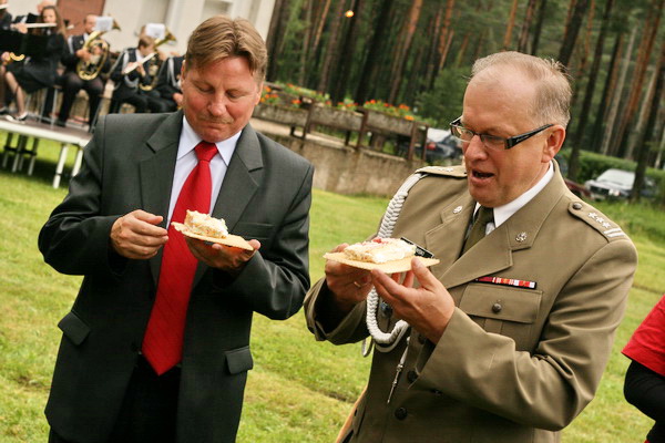 Jedenasta rocznica jedenastej bazy