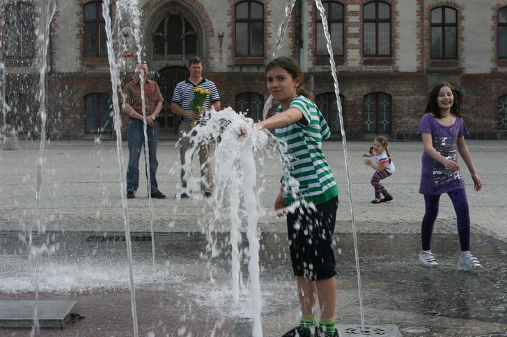 Fontanna trysnęła strumieniem