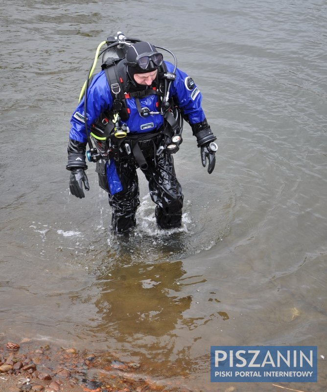 Z Pisy do ZUKu. Wyłowiono setki przedmiotów z dna naszej rzeki.