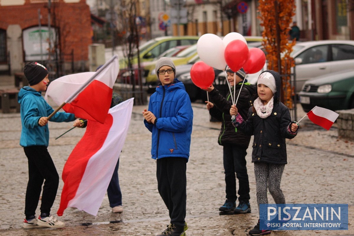 Deszczowy bieg w Święto Niepodległości