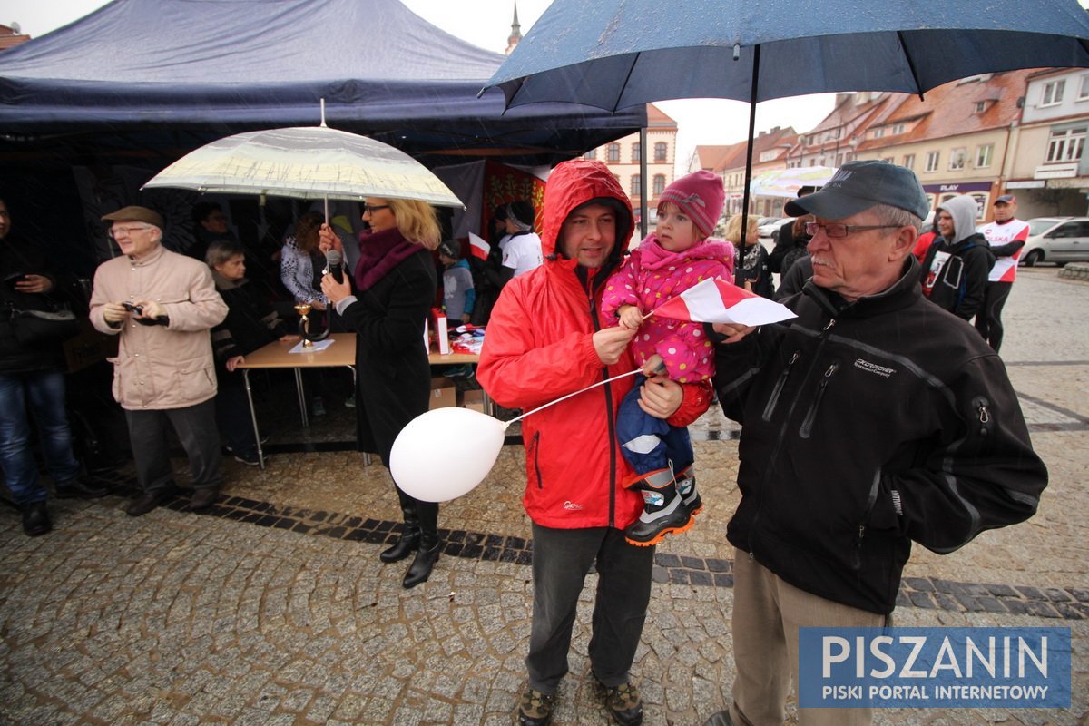 Deszczowy bieg w Święto Niepodległości