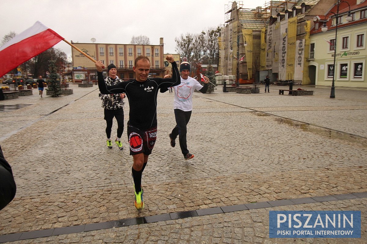 Deszczowy bieg w Święto Niepodległości