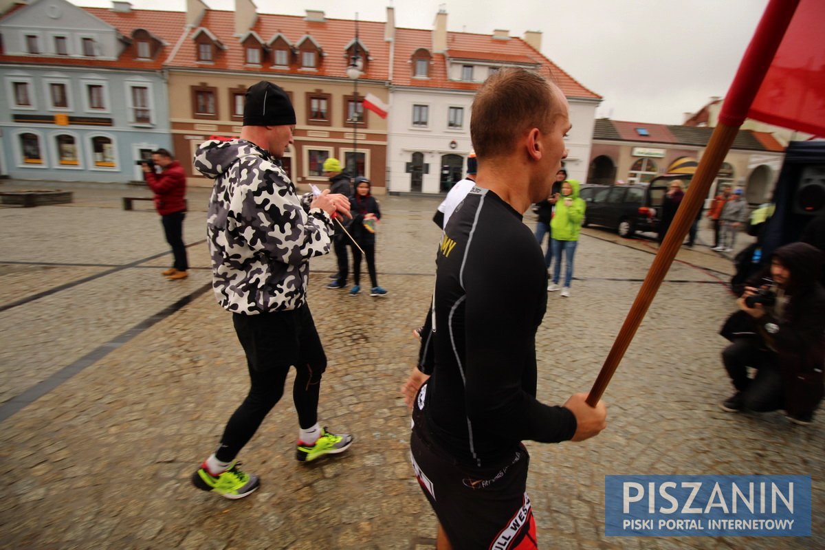 Deszczowy bieg w Święto Niepodległości