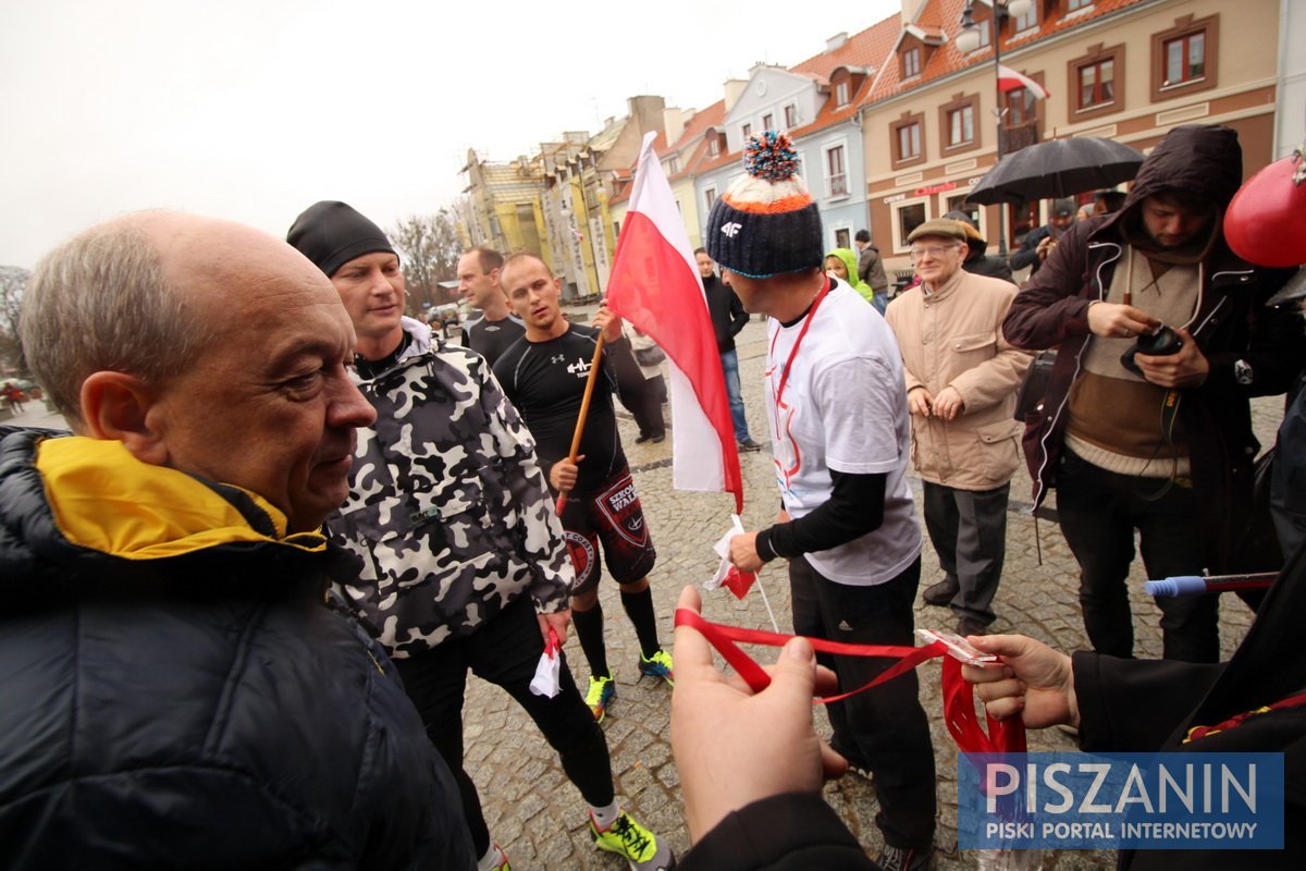 Deszczowy bieg w Święto Niepodległości