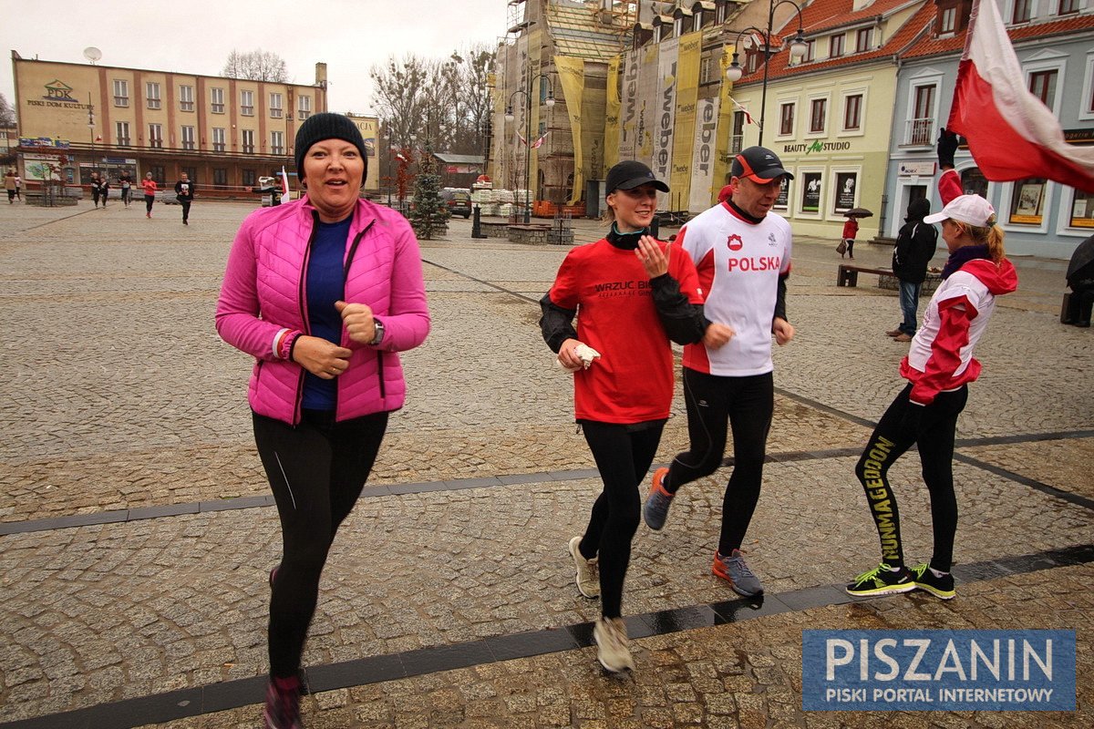 Deszczowy bieg w Święto Niepodległości