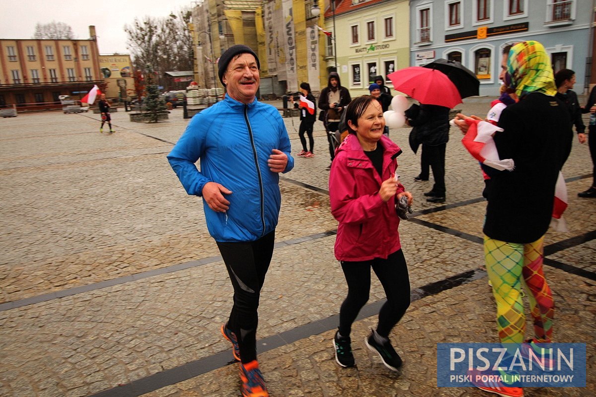 Deszczowy bieg w Święto Niepodległości