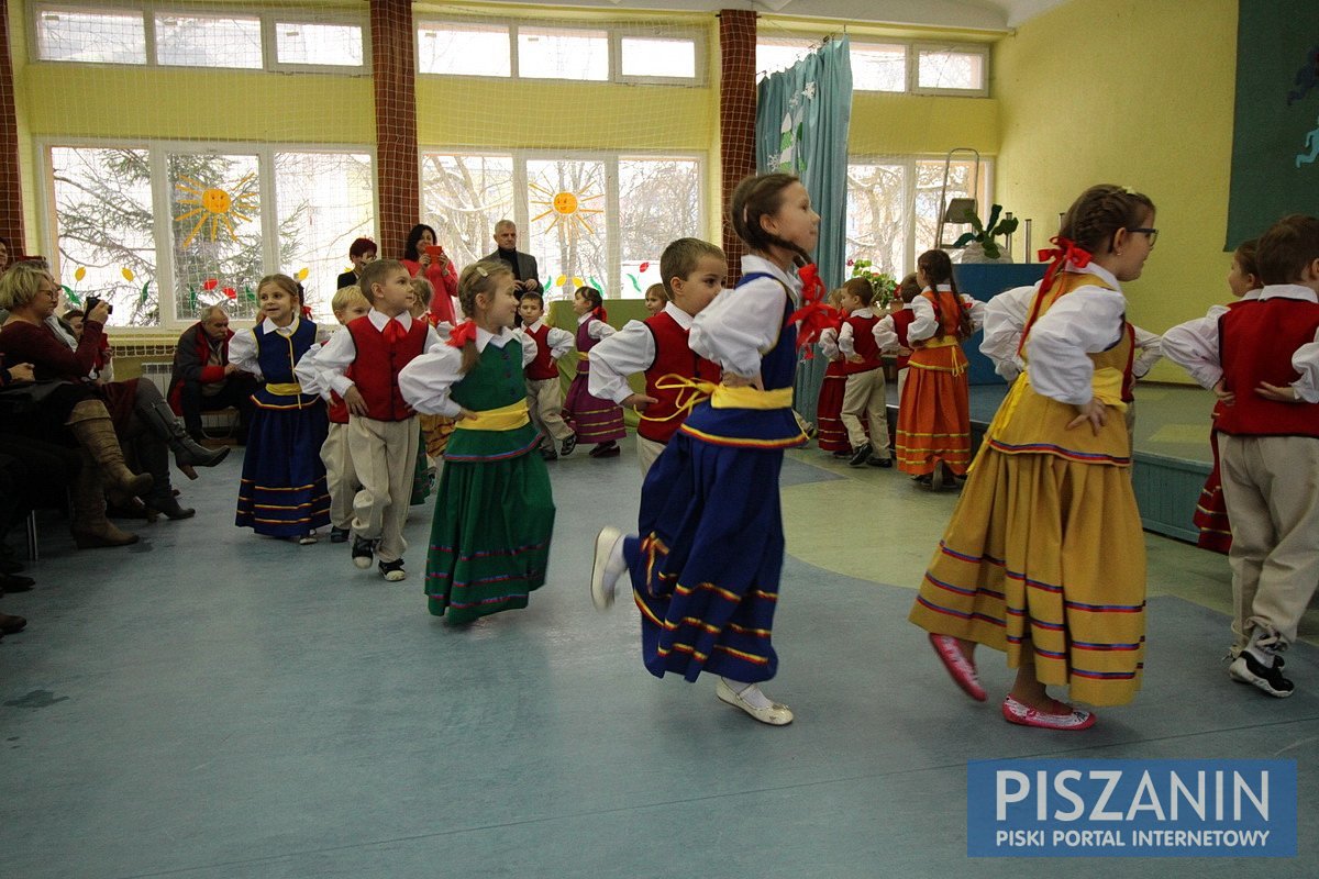 Promyczki wystąpiły dla babć i dziadków