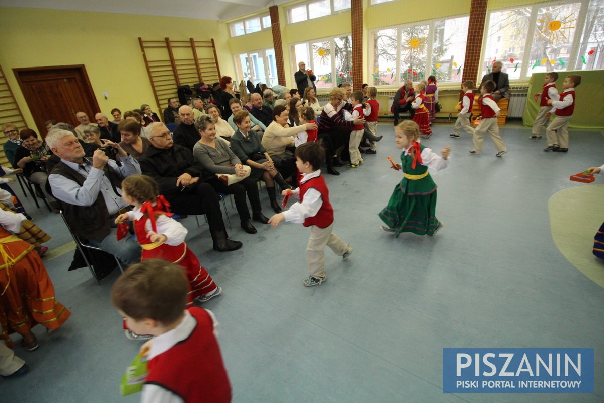 Promyczki wystąpiły dla babć i dziadków