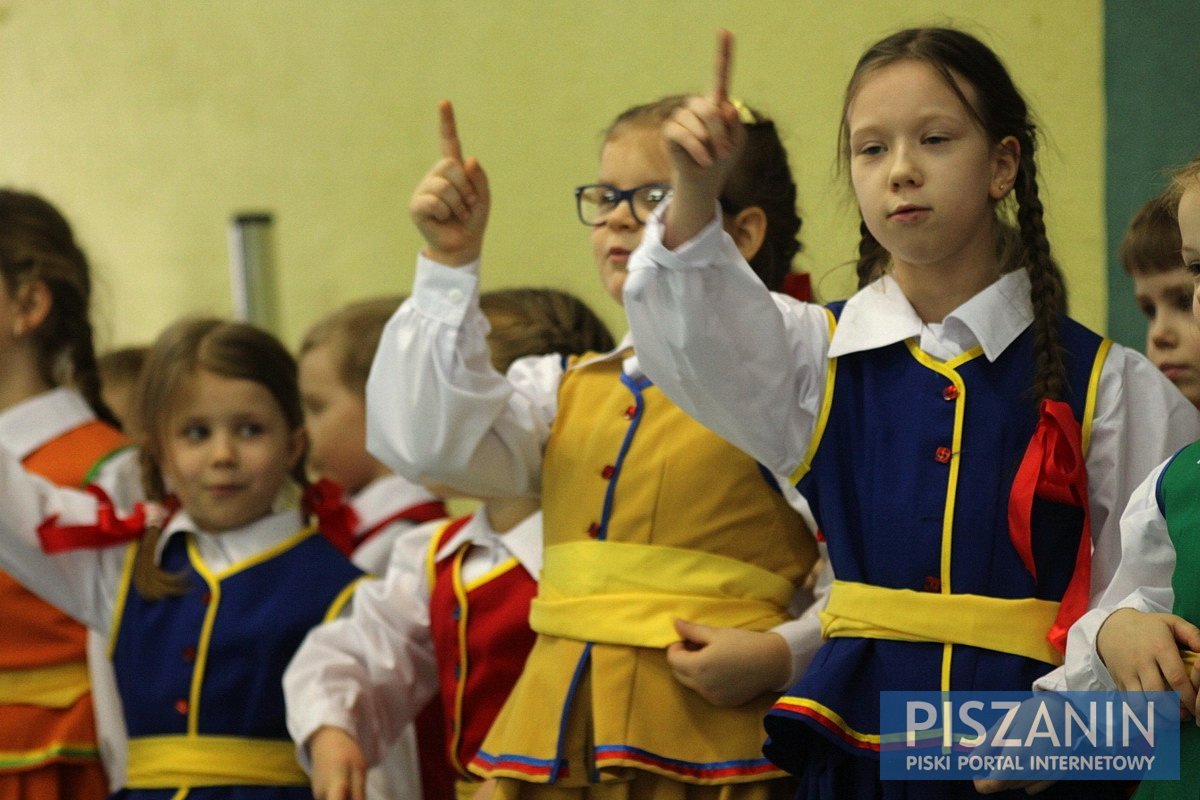 Promyczki wystąpiły dla babć i dziadków