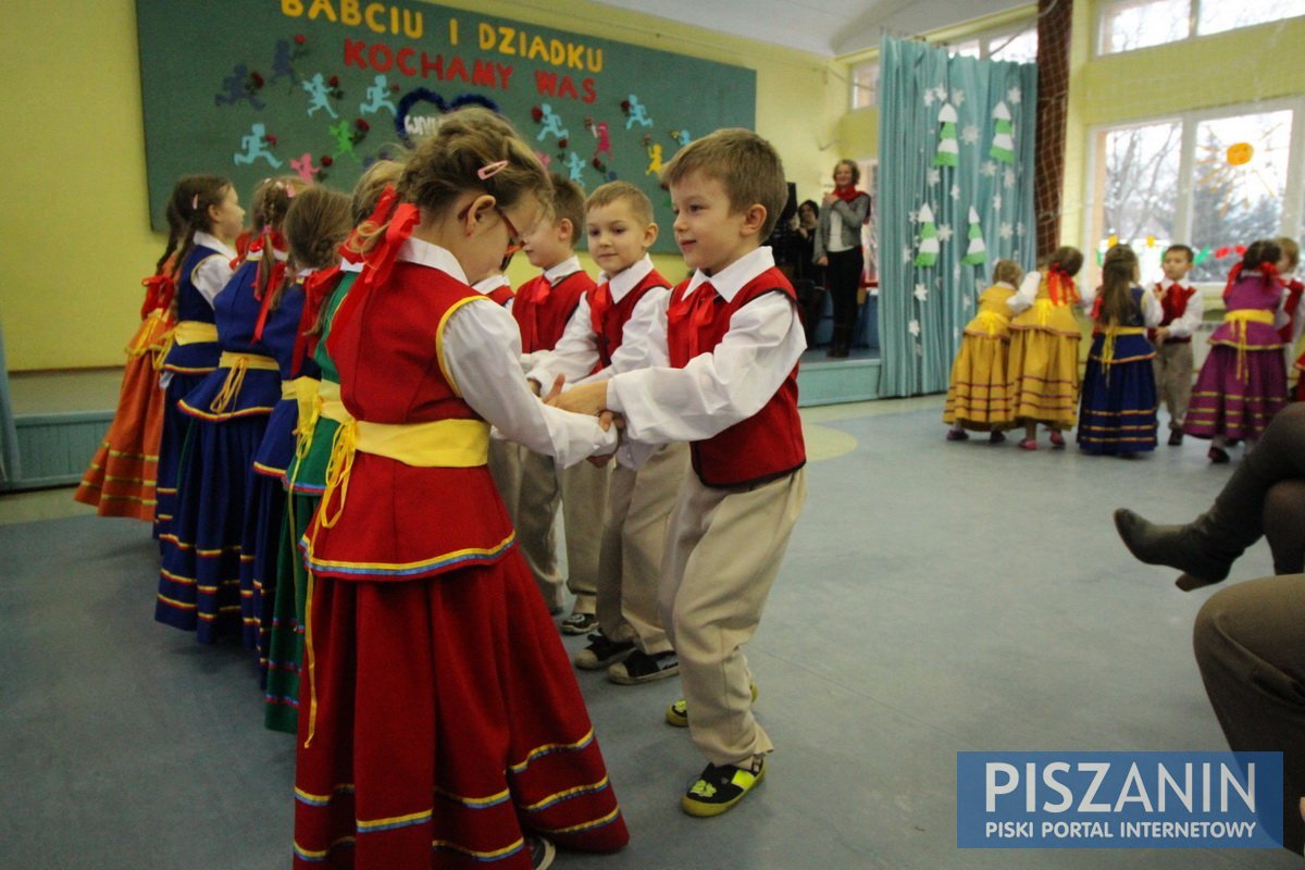 Promyczki wystąpiły dla babć i dziadków