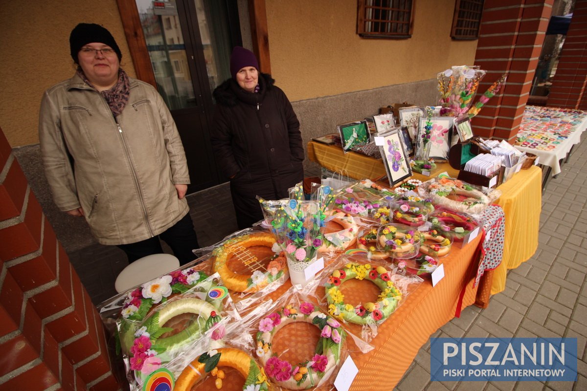 Sprzedawali wielkanocne rękodzieło