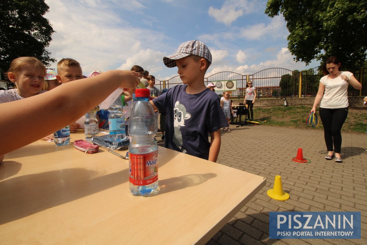 Sportowo - strażacki Dzień Dziecka w piskiej Jedynce