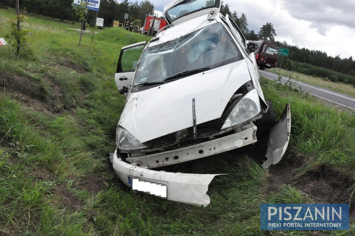 Zasnął za kierownicą i uderzył w jadący z przeciwka samochód