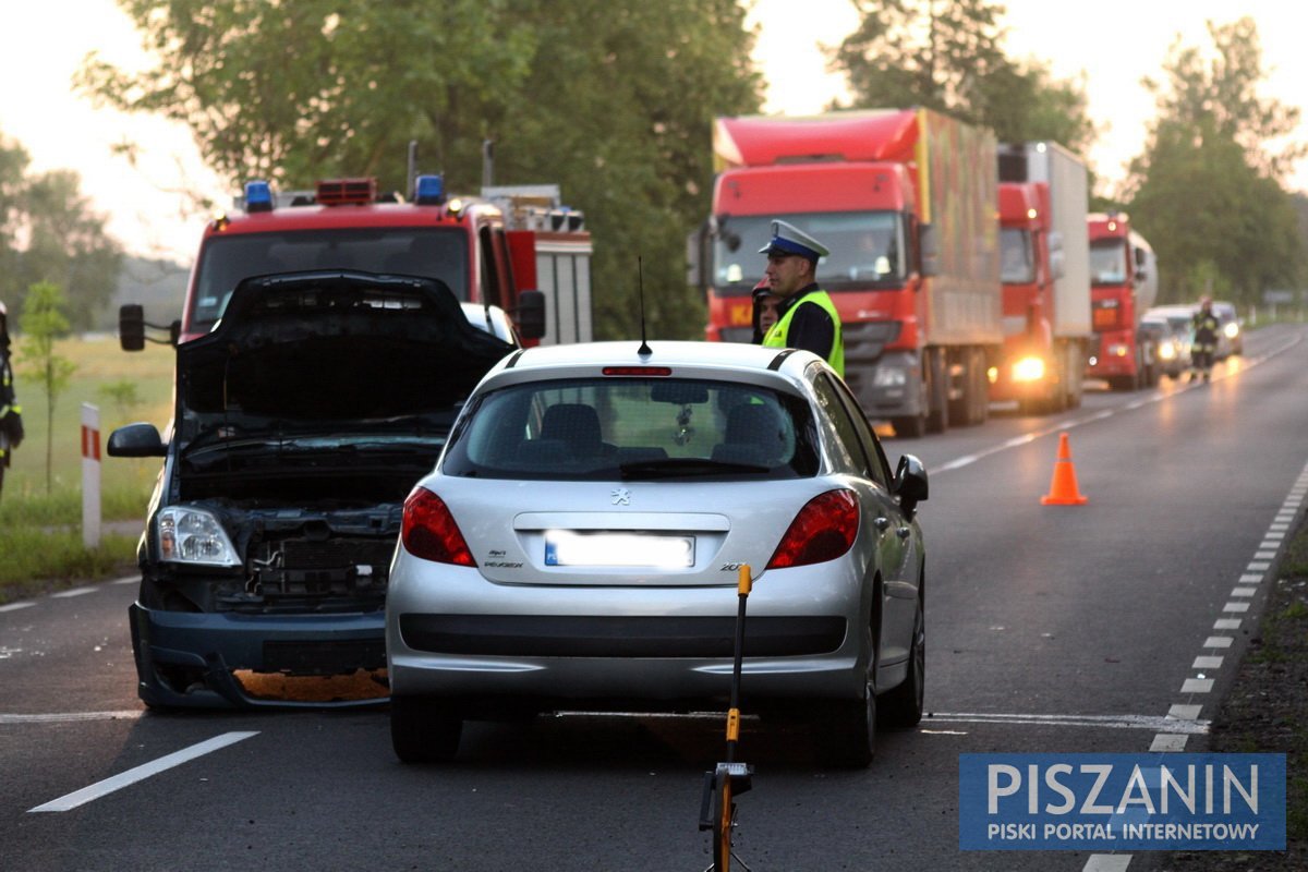 Wypadek na trasie Pisz - Orzysz. Ranny motocyklista przebywa w szpitalu.