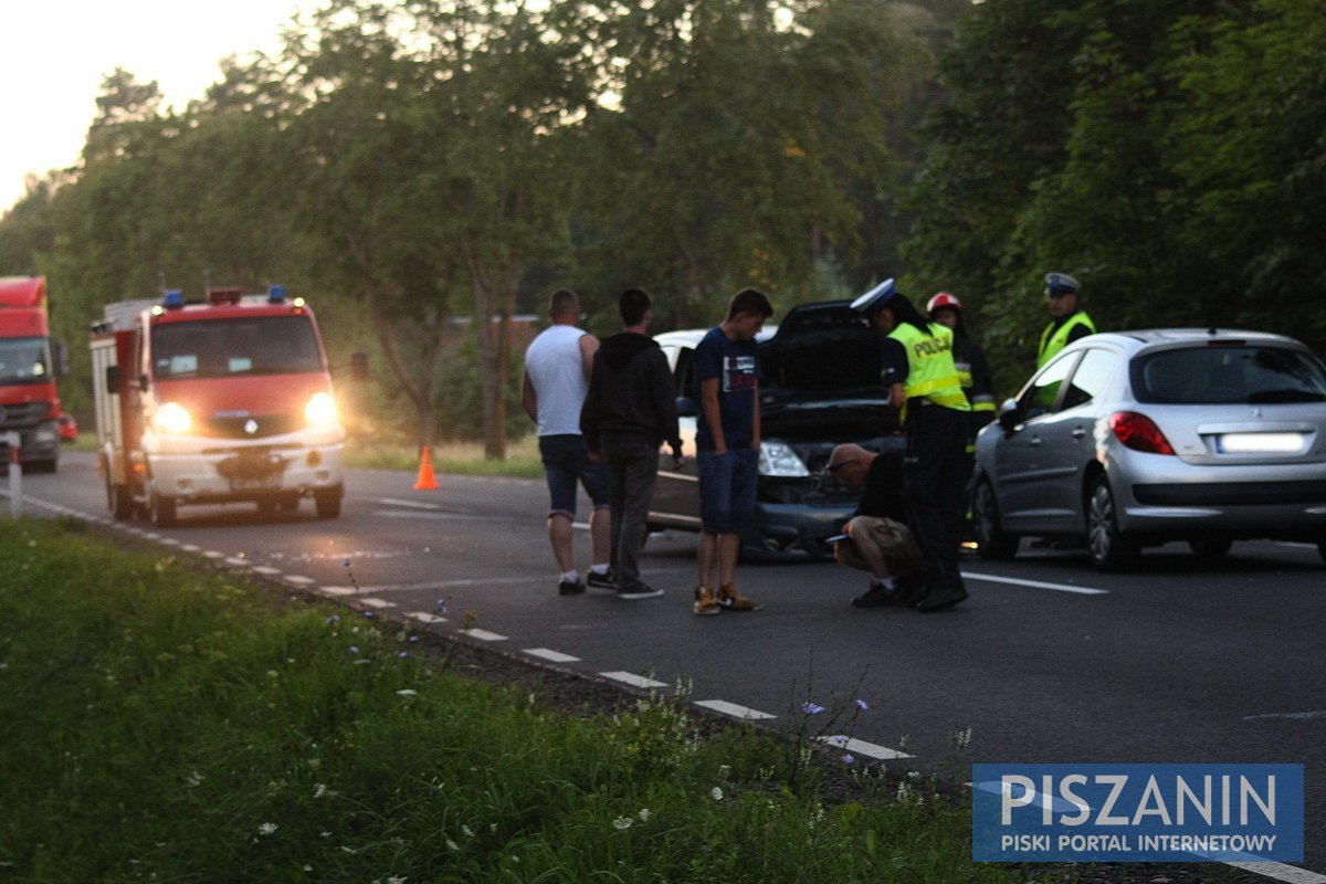 Wypadek na trasie Pisz - Orzysz. Ranny motocyklista przebywa w szpitalu.