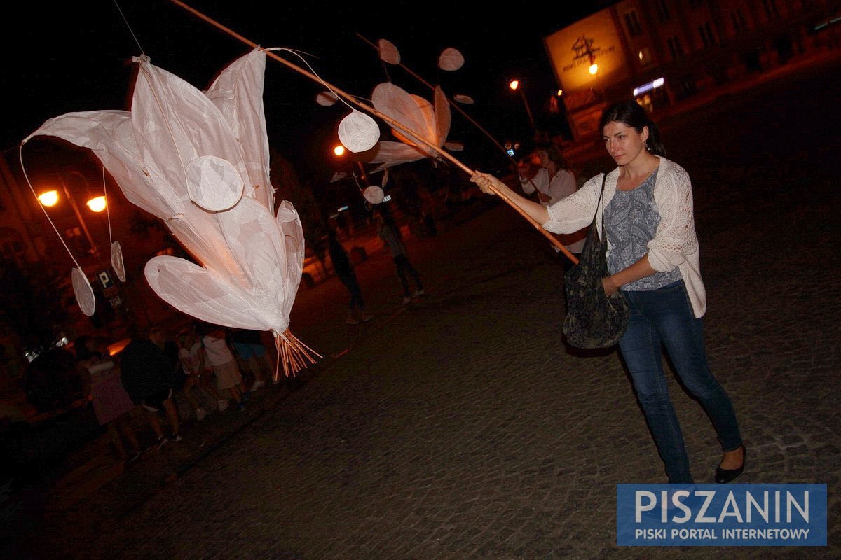 Tańce w jurcie, parada lampionów i tybetańskie misy