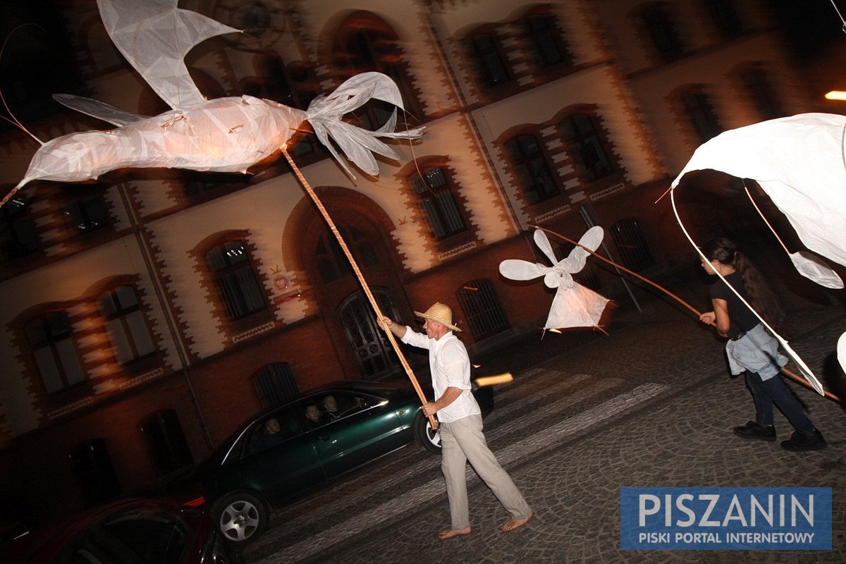 Tańce w jurcie, parada lampionów i tybetańskie misy