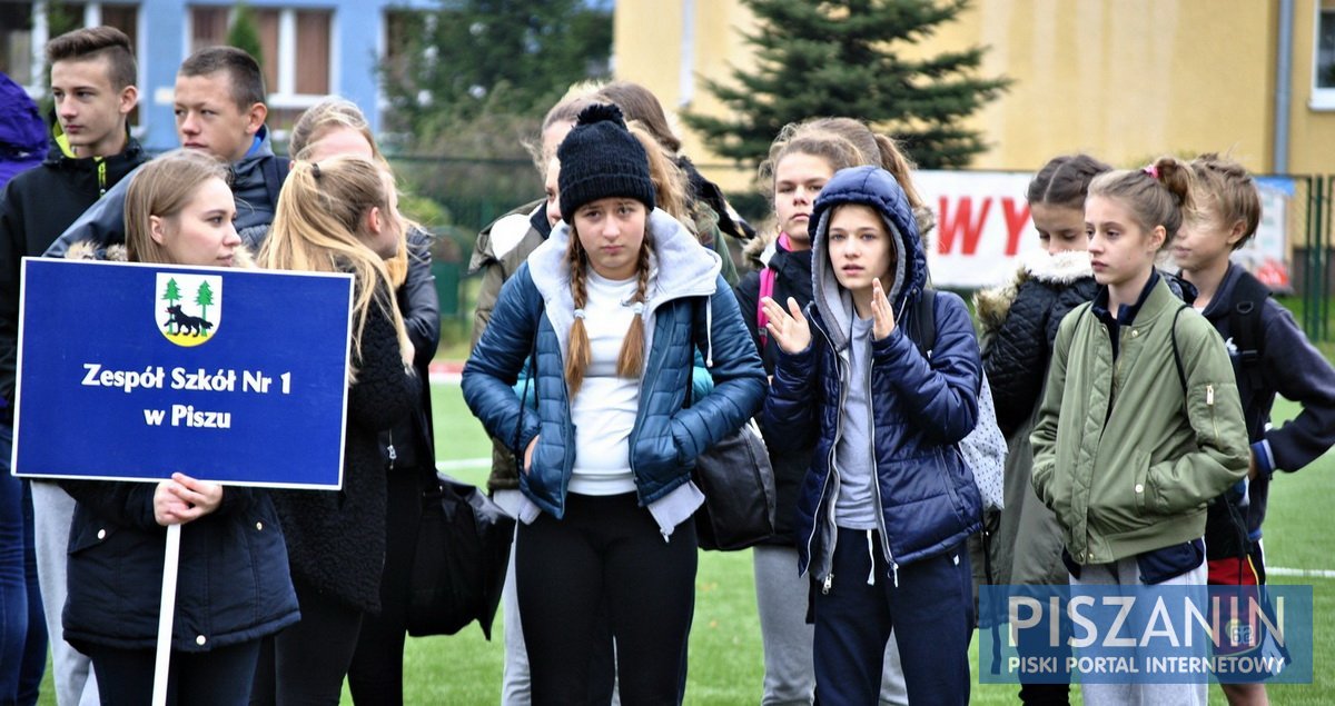 101 uczniów z powiatu piskiego rywalizowało w lekkiej atletyce