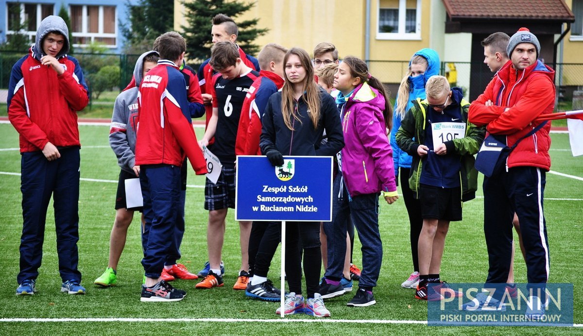 101 uczniów z powiatu piskiego rywalizowało w lekkiej atletyce