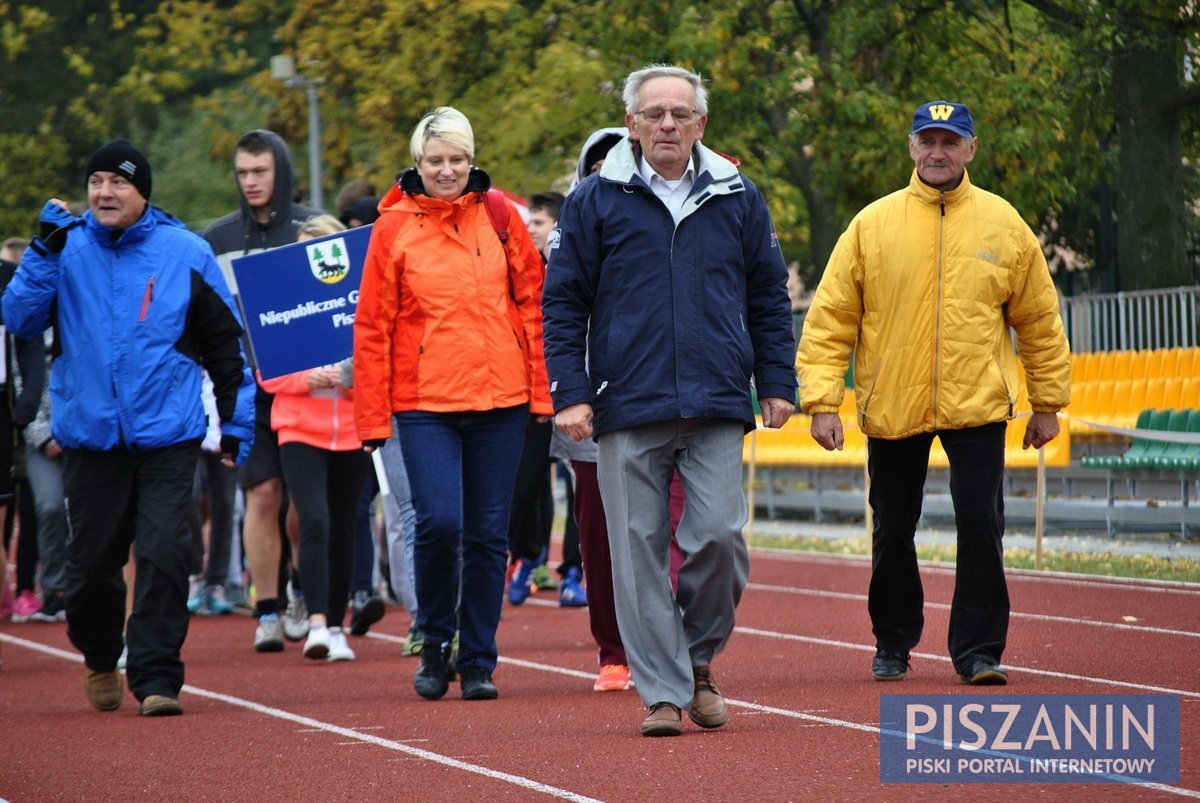 101 uczniów z powiatu piskiego rywalizowało w lekkiej atletyce