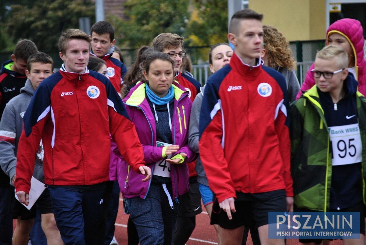 101 uczniów z powiatu piskiego rywalizowało w lekkiej atletyce