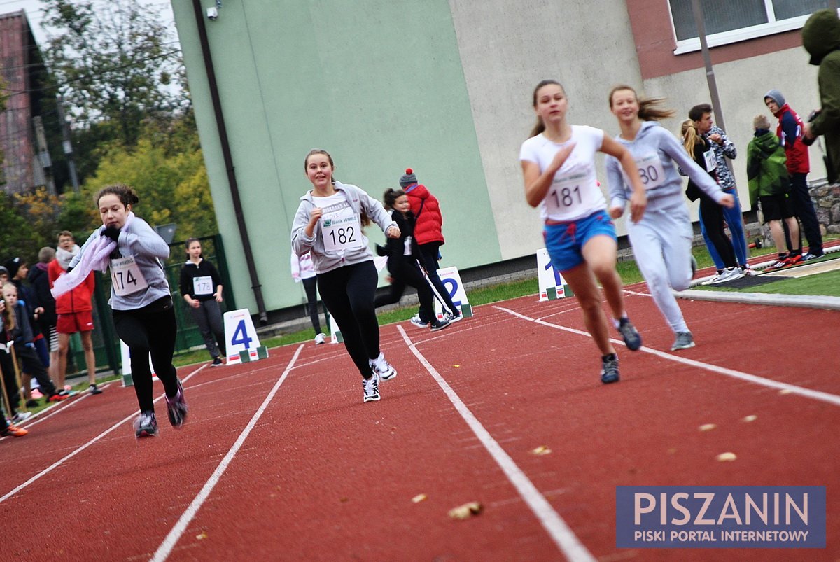 101 uczniów z powiatu piskiego rywalizowało w lekkiej atletyce