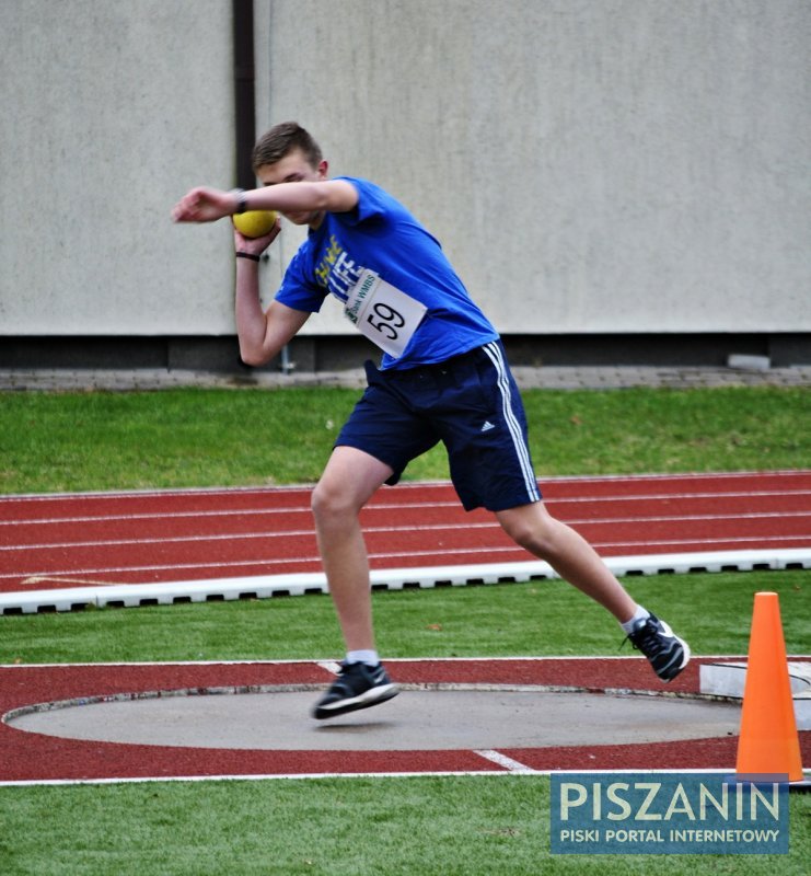 101 uczniów z powiatu piskiego rywalizowało w lekkiej atletyce