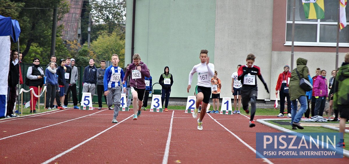 101 uczniów z powiatu piskiego rywalizowało w lekkiej atletyce