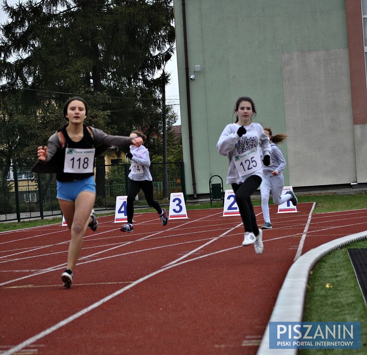 101 uczniów z powiatu piskiego rywalizowało w lekkiej atletyce