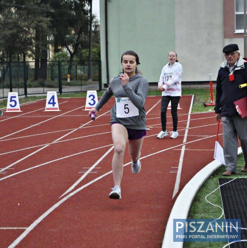 101 uczniów z powiatu piskiego rywalizowało w lekkiej atletyce