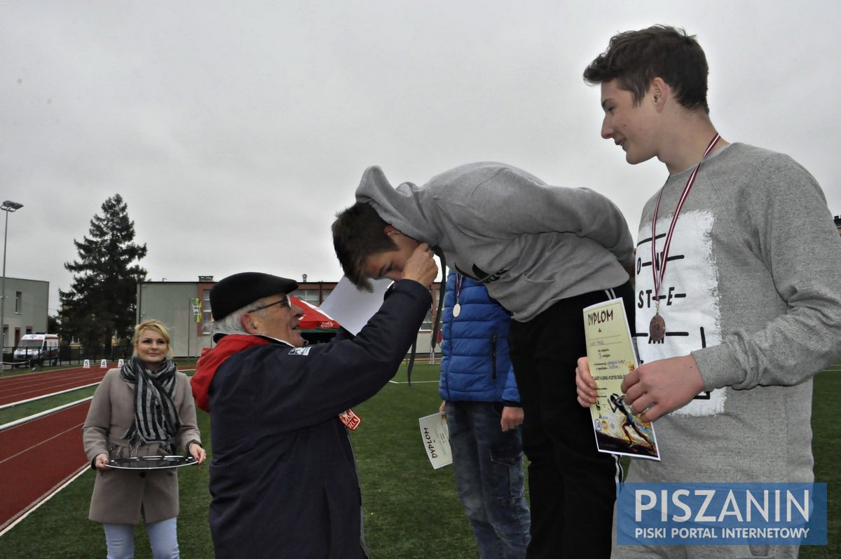 101 uczniów z powiatu piskiego rywalizowało w lekkiej atletyce