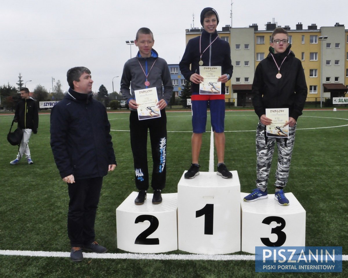 101 uczniów z powiatu piskiego rywalizowało w lekkiej atletyce