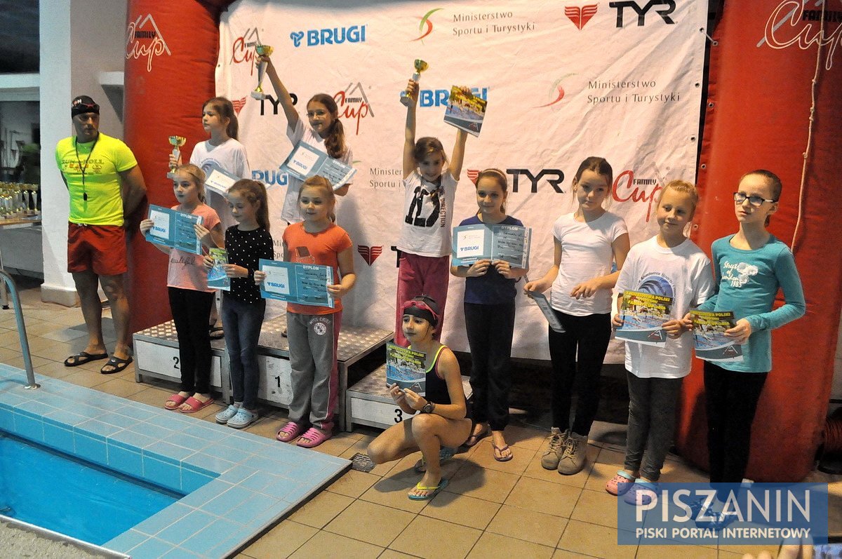 Zawody pływackie Family Cup - galeria zdjęć