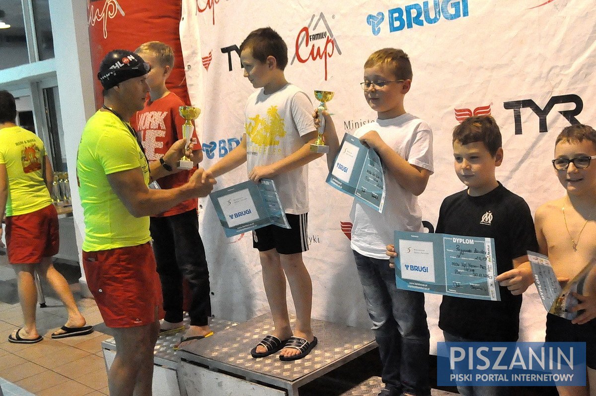 Zawody pływackie Family Cup - galeria zdjęć