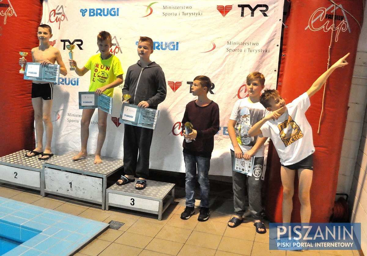 Zawody pływackie Family Cup - galeria zdjęć