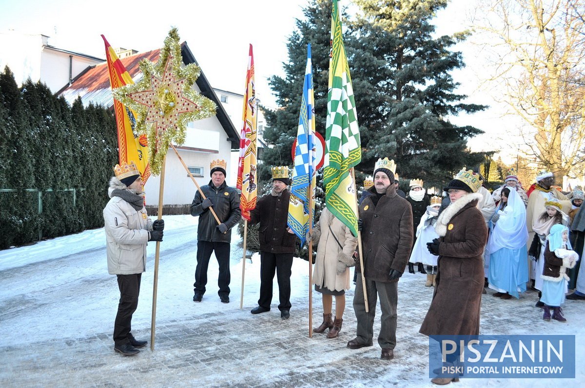 Świąteczny orszak z Maryją, Józefem i mnóstwem króli