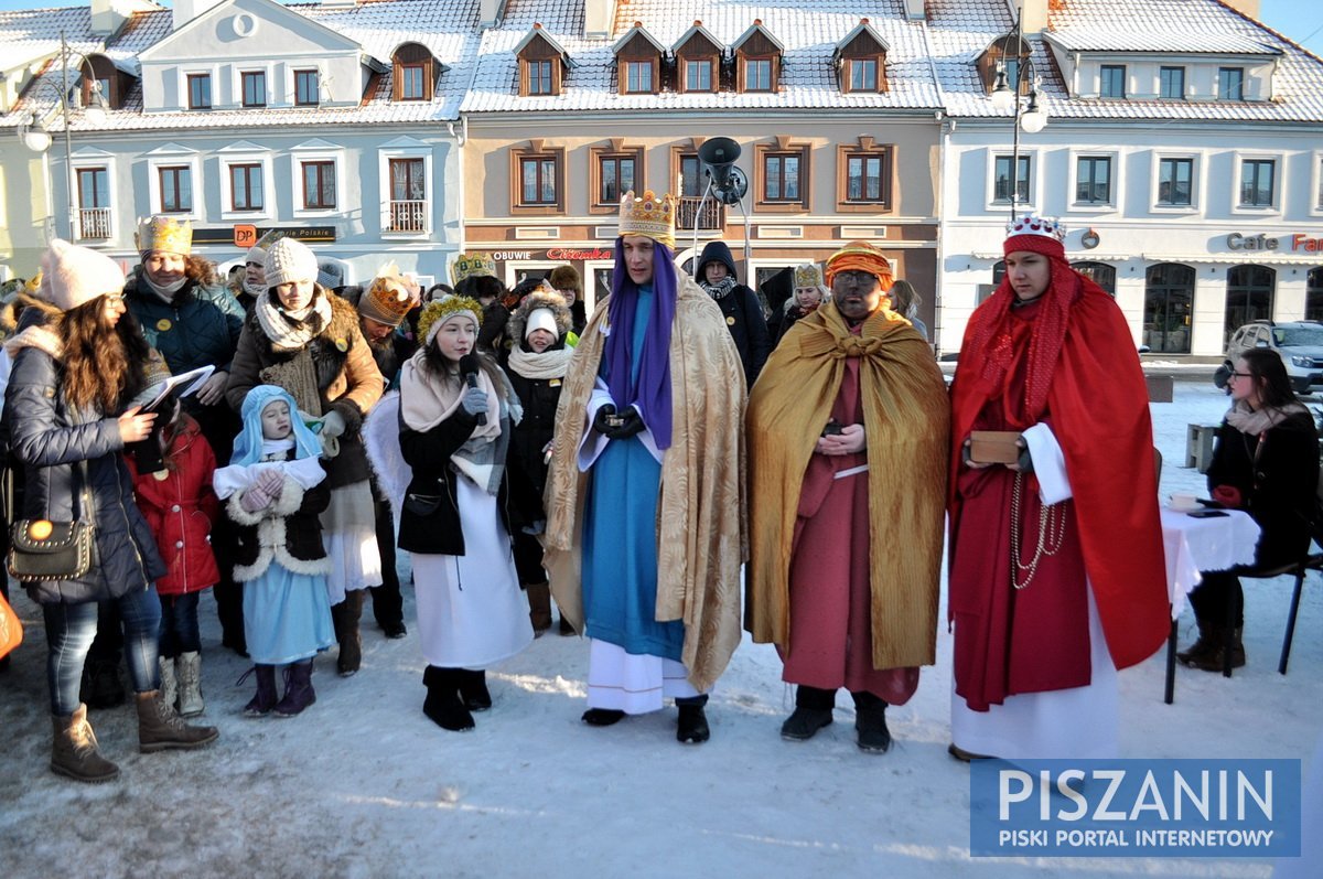 Świąteczny orszak z Maryją, Józefem i mnóstwem króli