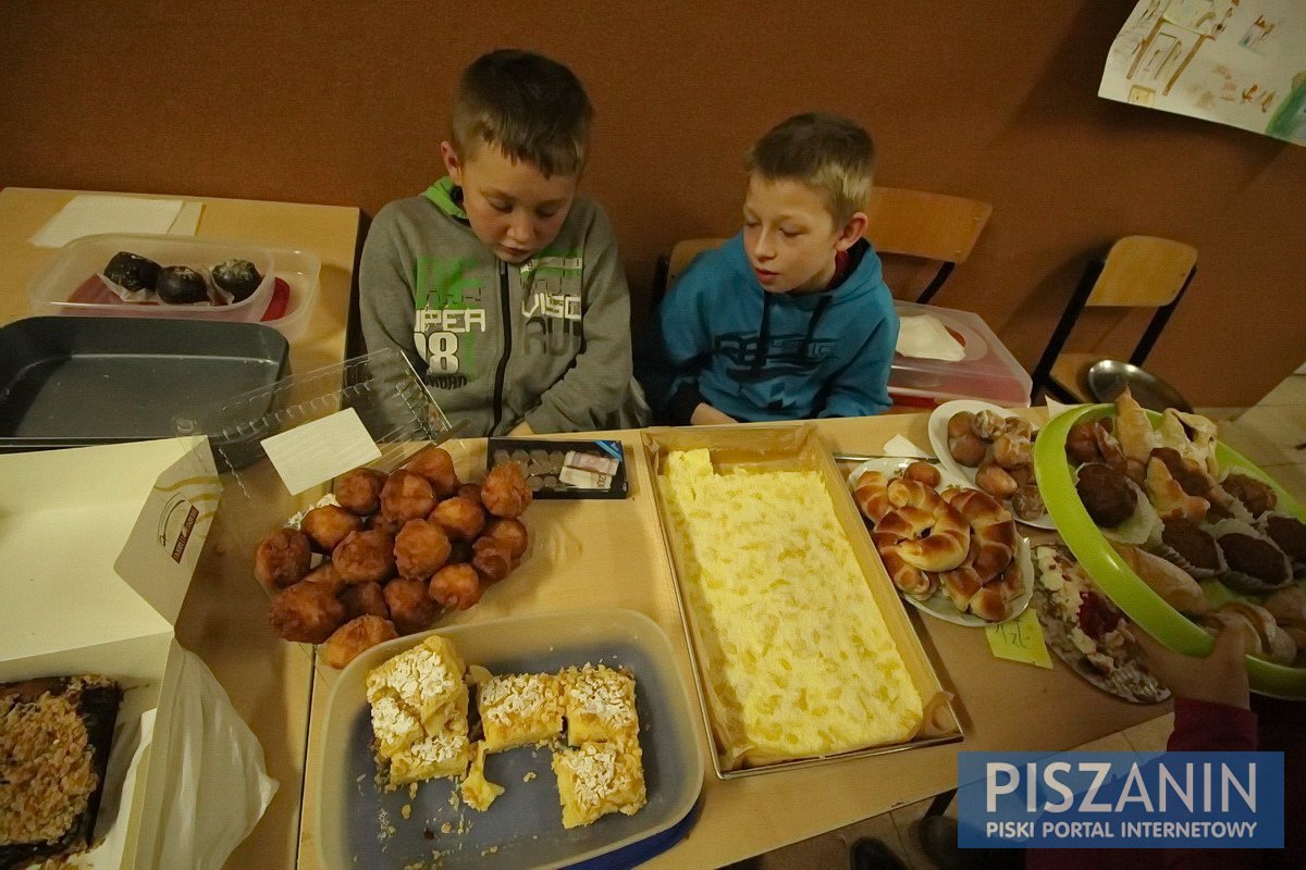 Uczniowie SP1 handlowali smakołykami w szczytnym celu