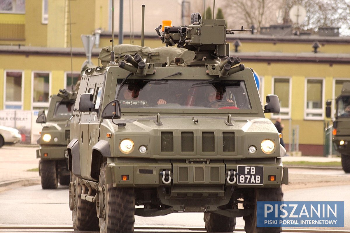 Pierwsze kolumny wojsk NATO przejeżdżają przez Pisz