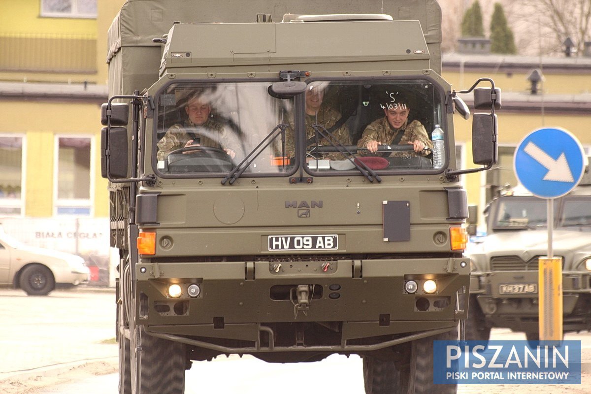 Pierwsze kolumny wojsk NATO przejeżdżają przez Pisz