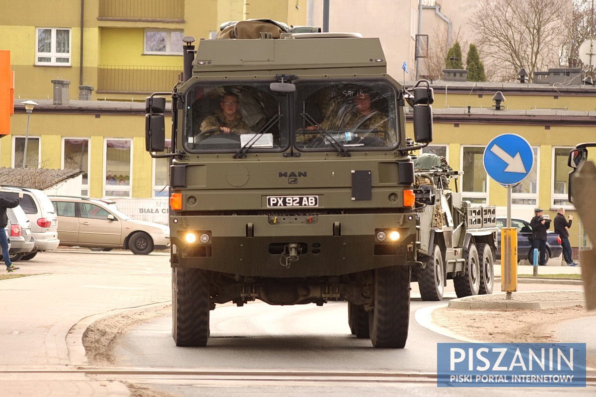 Pierwsze kolumny wojsk NATO przejeżdżają przez Pisz