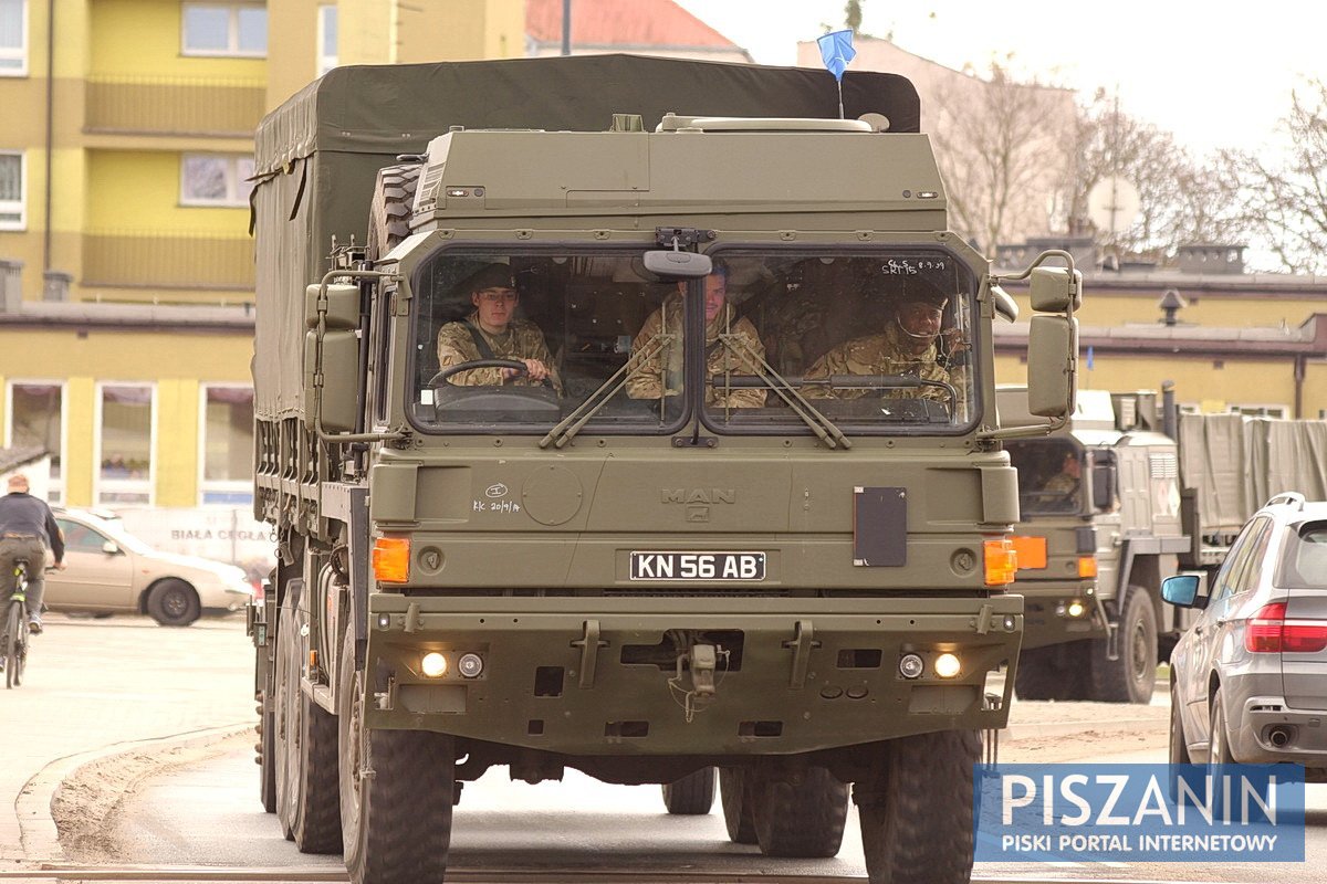 Pierwsze kolumny wojsk NATO przejeżdżają przez Pisz