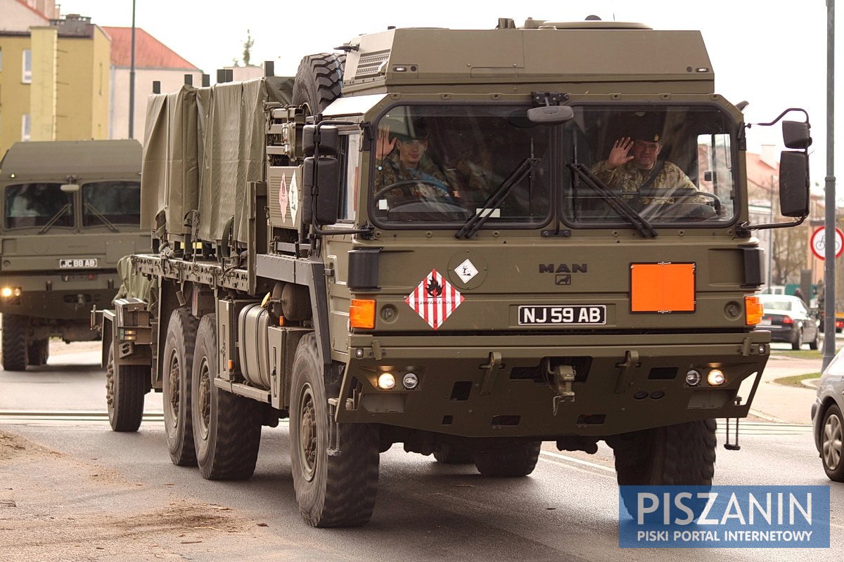 Pierwsze kolumny wojsk NATO przejeżdżają przez Pisz