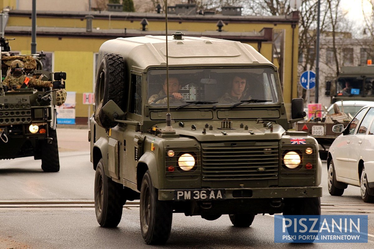 Pierwsze kolumny wojsk NATO przejeżdżają przez Pisz