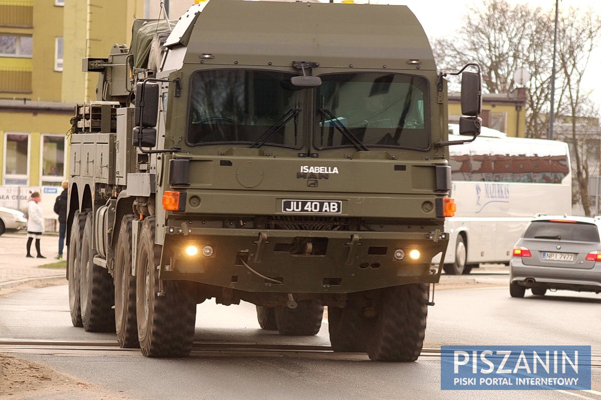 Pierwsze kolumny wojsk NATO przejeżdżają przez Pisz