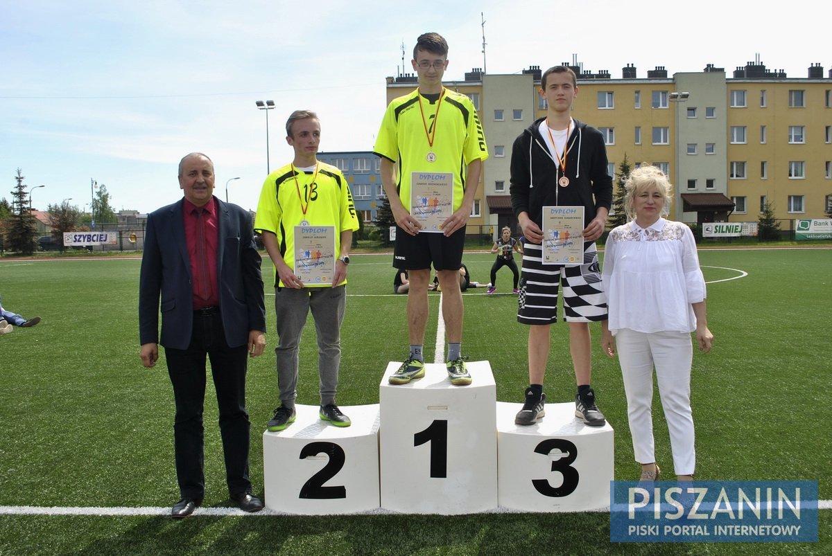 Zawody lekkoatletyczne gimnazjalistów - galeria zdjęć