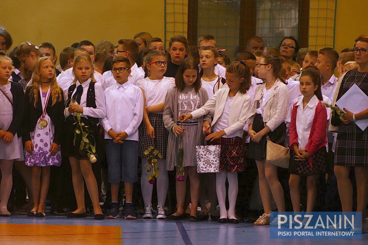 Wyróżnienia za naukę, konkursy i sport w piskiej Jedynce