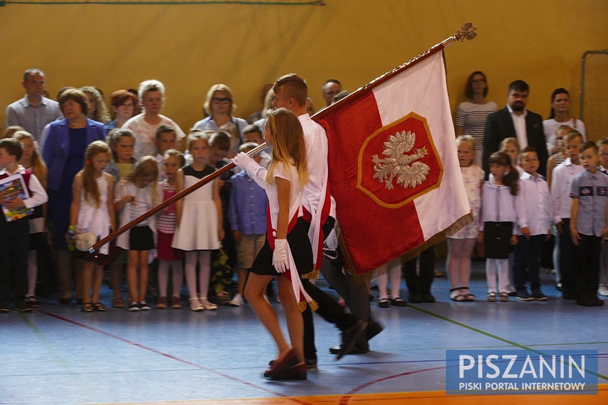 Wyróżnienia za naukę, konkursy i sport w piskiej Jedynce